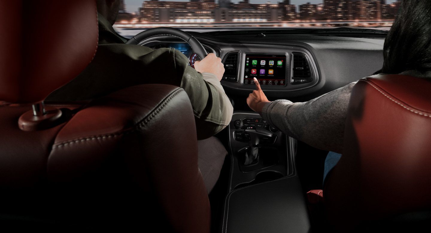 2018-dodge-challenger-technology-applecarplay.jpg.image_.1440